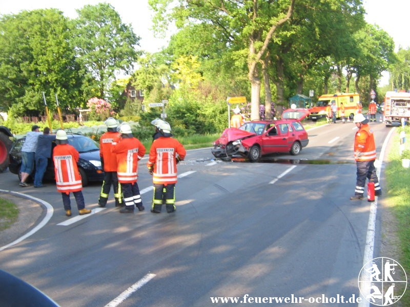 25.05.2012 um 17:15 Uhr – Verkehrsunfall mit 3 beteiligten Fahrzeugen