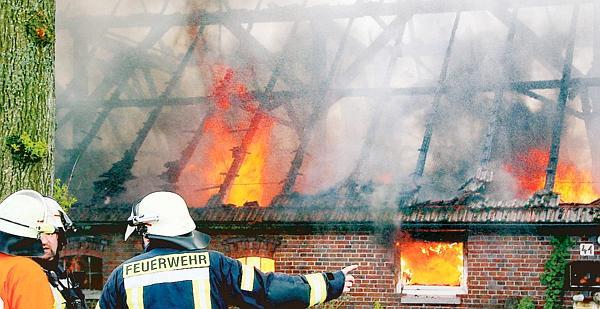 28.04.2014 um 16:58 Uhr – Großfeuer vernichtet Hofstelle