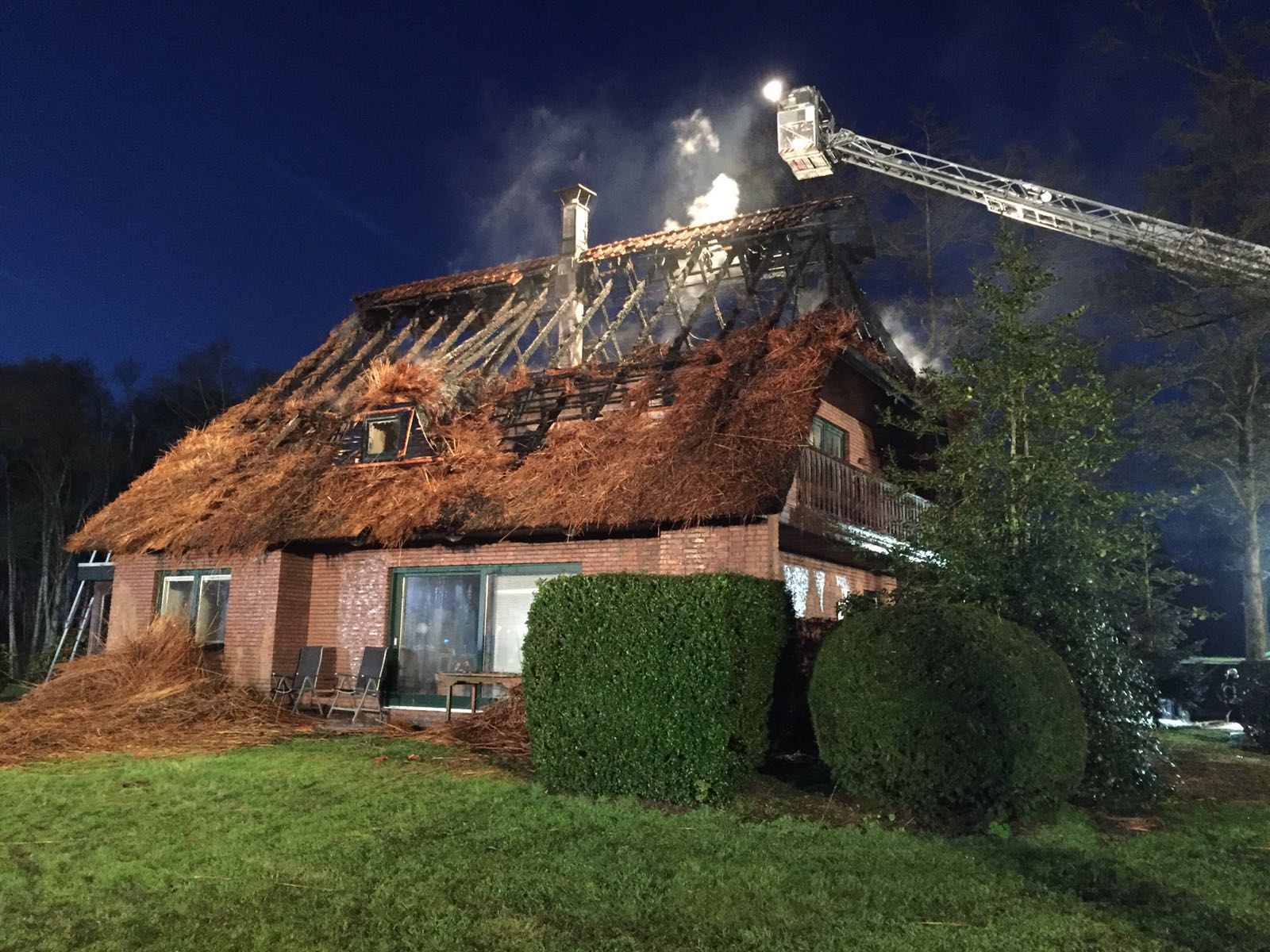 Am 21.04.2016 um 19:44 Uhr – Dachstuhlbrand Ihorst