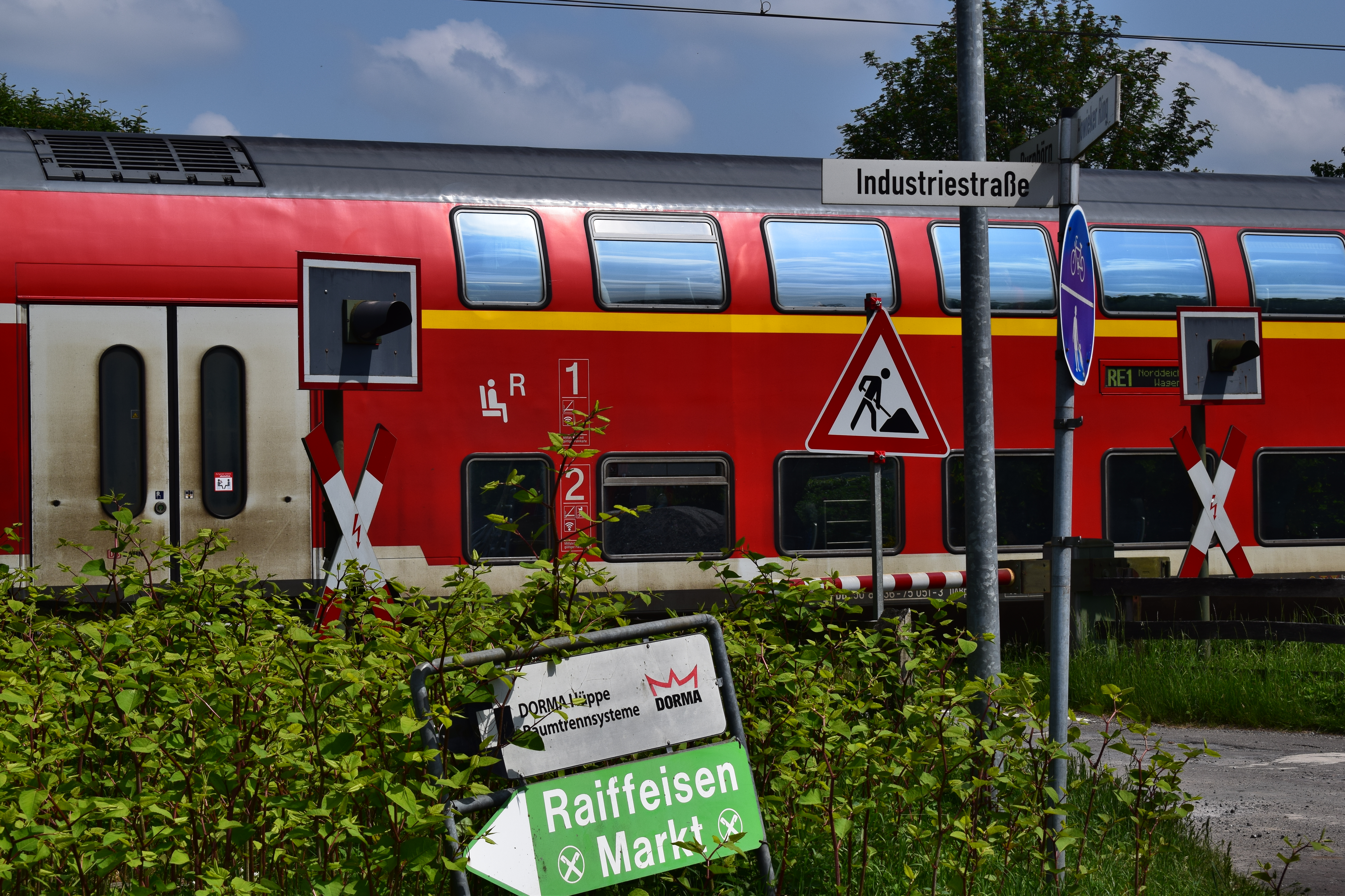 Am 19.05.2018 um 11:58 Einsatz: Pkw vs Personenzug